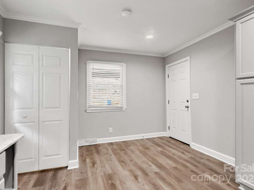 2322 Hedgewood Circle, Gastonia, NC 28052.  MLS# CAR4253048, YatesRealty ID 16028. 
