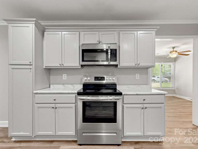 2322 Hedgewood Circle, Gastonia, NC 28052.  MLS# CAR4253048, YatesRealty ID 16028. 