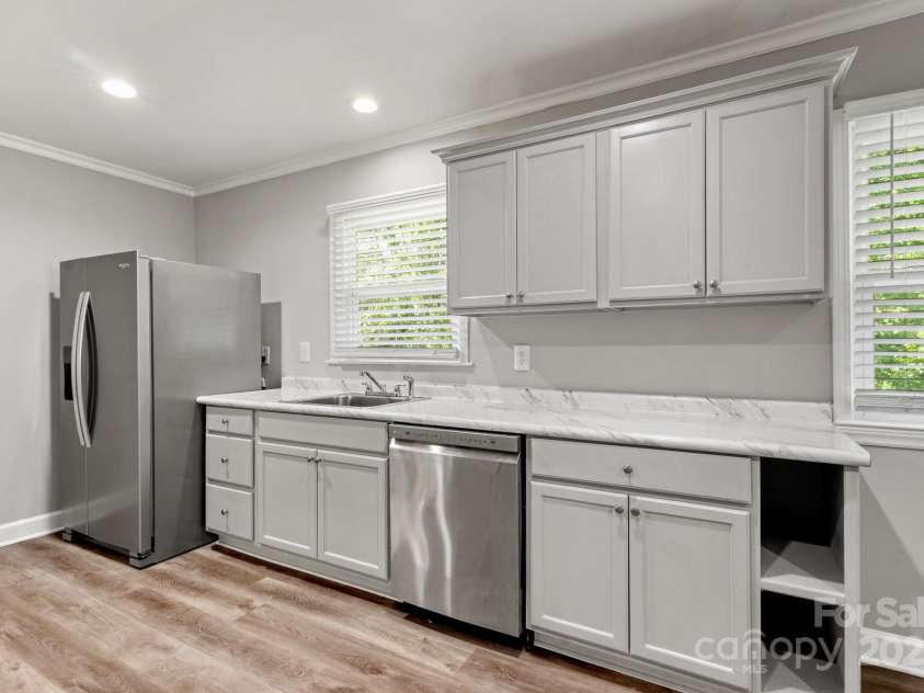 2322 Hedgewood Circle, Gastonia, NC 28052.  MLS# CAR4253048, YatesRealty ID 16028. 