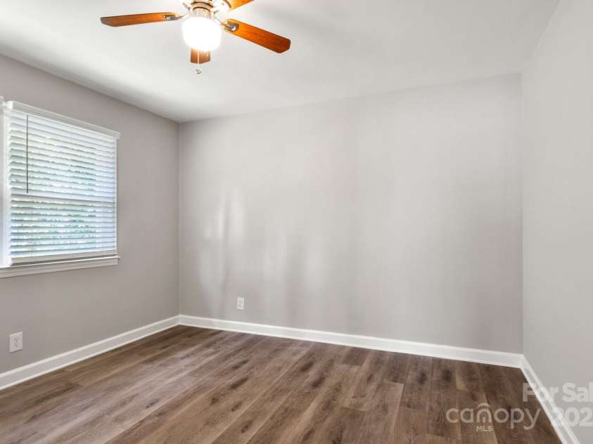 2322 Hedgewood Circle, Gastonia, NC 28052.  MLS# CAR4253048, YatesRealty ID 16028. 