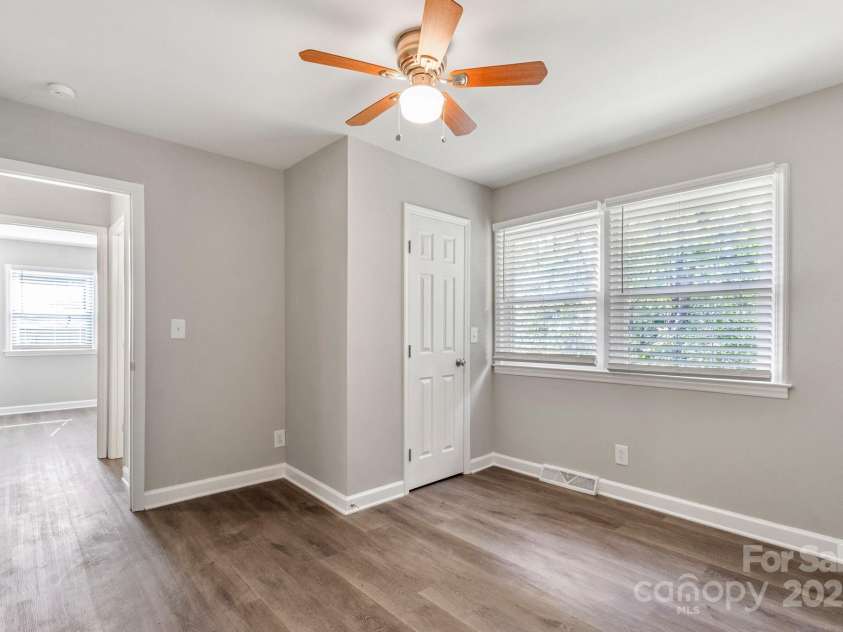 2322 Hedgewood Circle, Gastonia, NC 28052.  MLS# CAR4253048, YatesRealty ID 16028. 