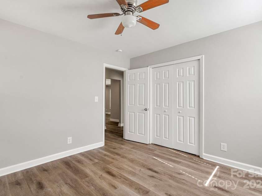 2322 Hedgewood Circle, Gastonia, NC 28052.  MLS# CAR4253048, YatesRealty ID 16028. 
