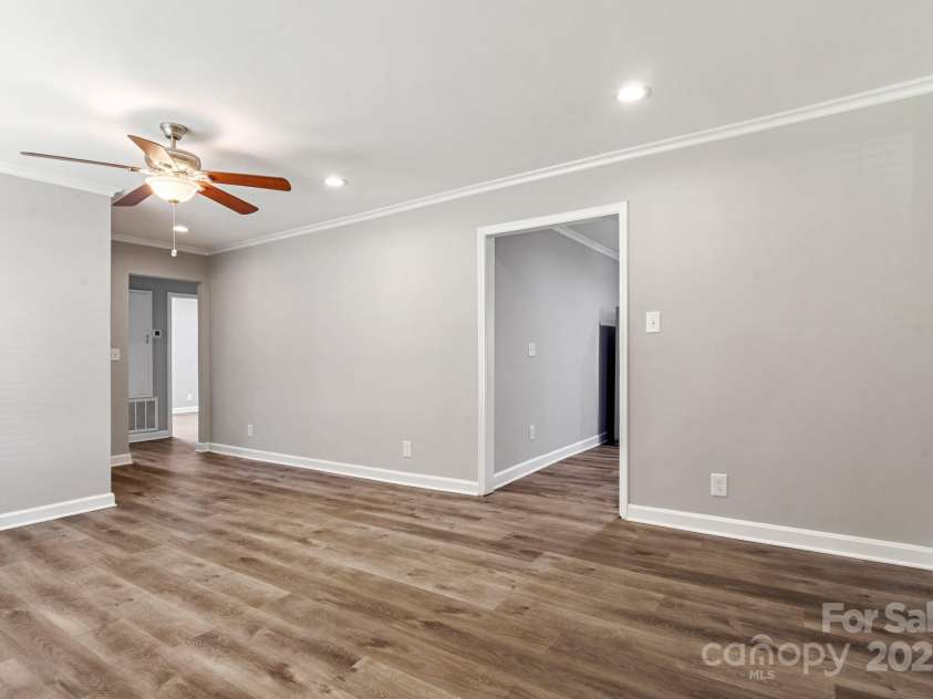 2322 Hedgewood Circle, Gastonia, NC 28052.  MLS# CAR4253048, YatesRealty ID 16028. 