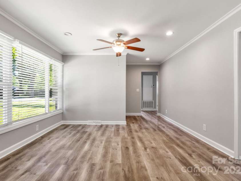 2322 Hedgewood Circle, Gastonia, NC 28052.  MLS# CAR4253048, YatesRealty ID 16028. 