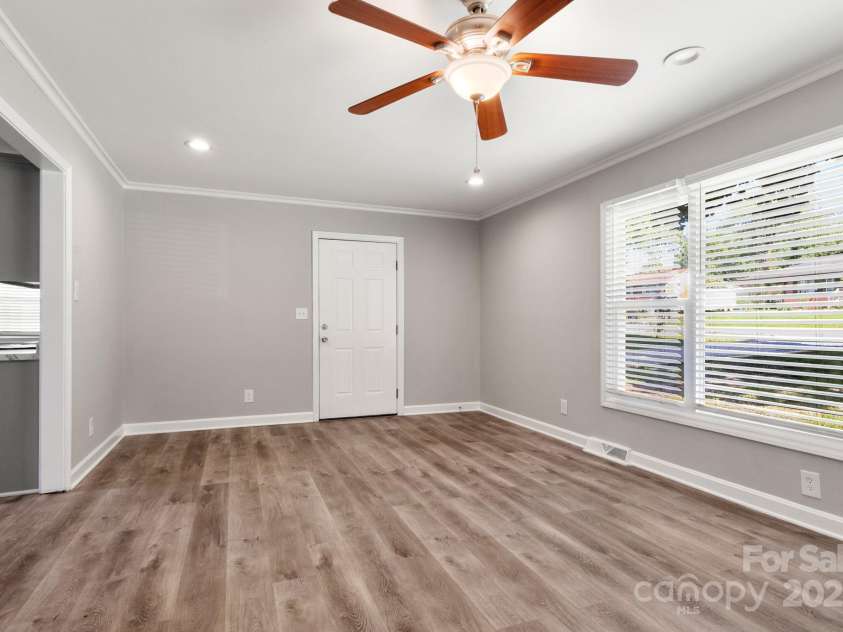 2322 Hedgewood Circle, Gastonia, NC 28052.  MLS# CAR4253048, YatesRealty ID 16028. 