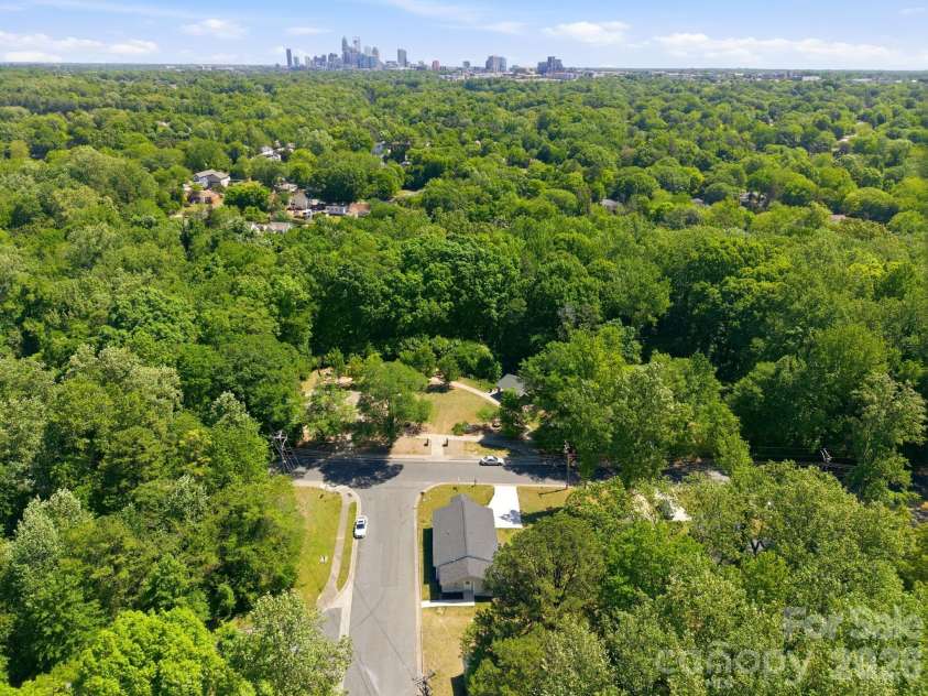 3204 Amay James Avenue, Charlotte, NC 28208.  MLS# CAR4369381, YatesRealty ID 16029. 