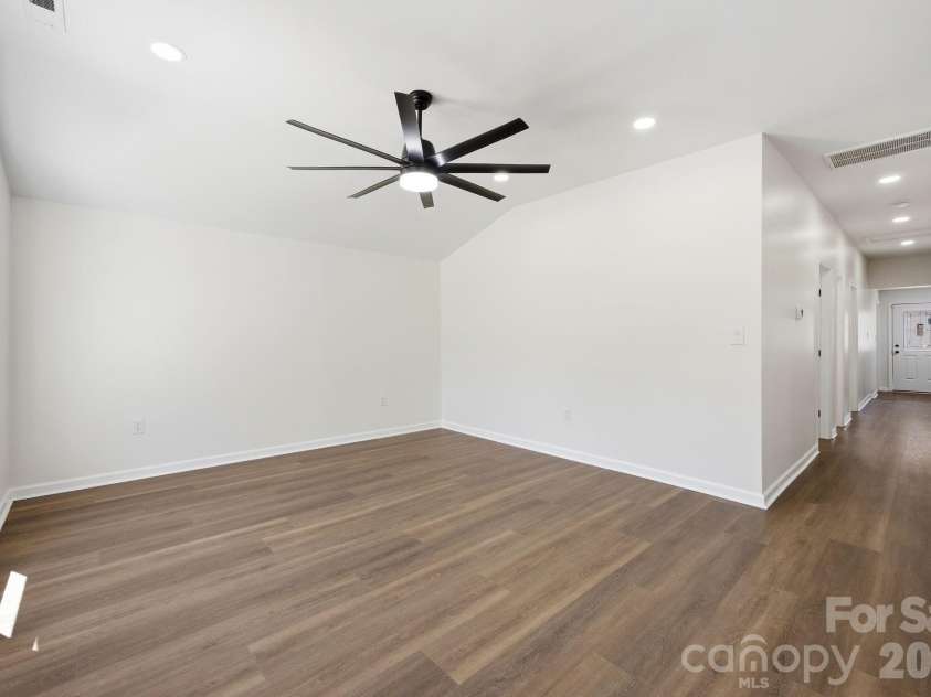 3204 Amay James Avenue, Charlotte, NC 28208.  MLS# CAR4369381, YatesRealty ID 16029. 