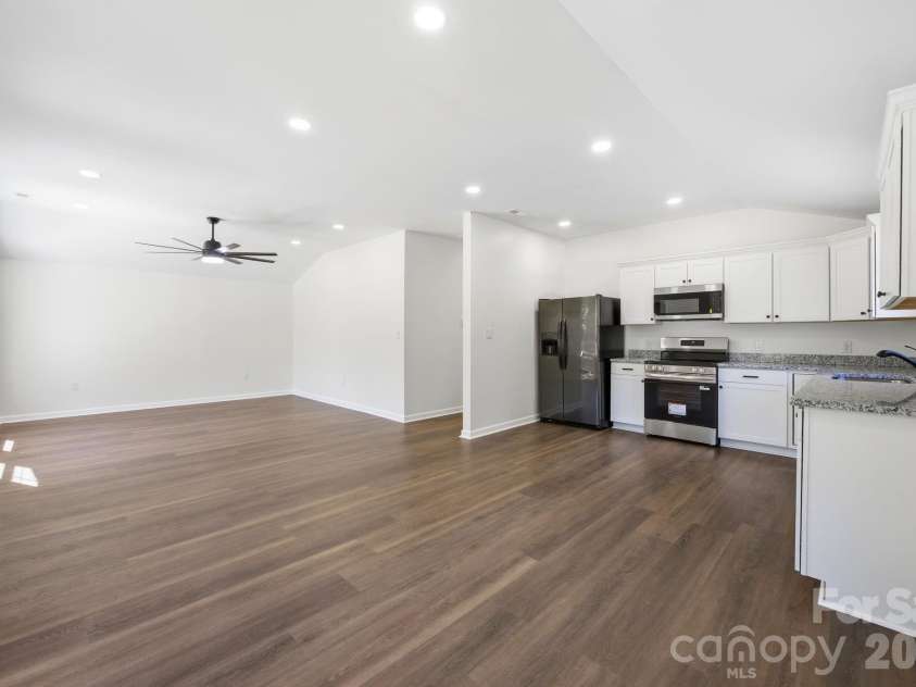 3204 Amay James Avenue, Charlotte, NC 28208.  MLS# CAR4369381, YatesRealty ID 16029. 
