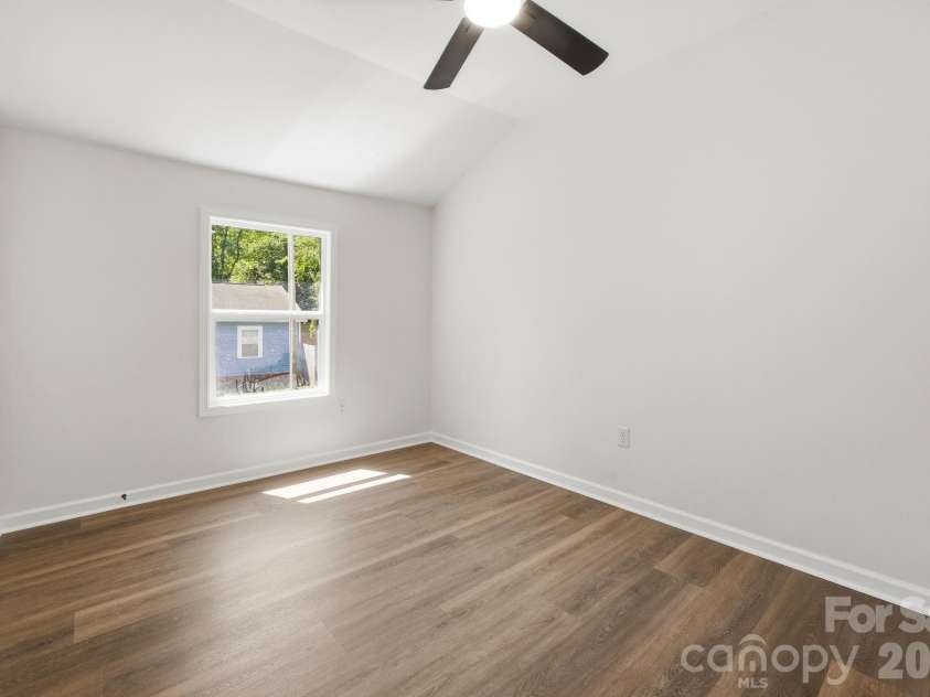 3204 Amay James Avenue, Charlotte, NC 28208.  MLS# CAR4369381, YatesRealty ID 16029. 