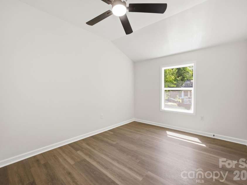 3204 Amay James Avenue, Charlotte, NC 28208.  MLS# CAR4369381, YatesRealty ID 16029. 