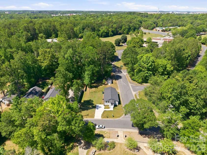 3204 Amay James Avenue, Charlotte, NC 28208.  MLS# CAR4369381, YatesRealty ID 16029. 