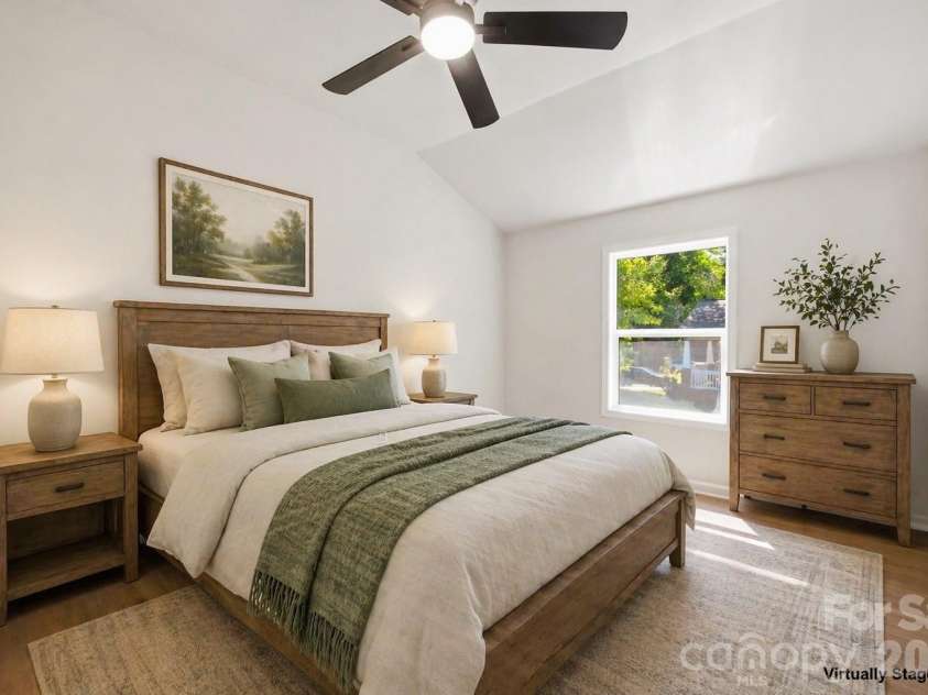 3204 Amay James Avenue, Charlotte, NC 28208.  MLS# CAR4369381, YatesRealty ID 16029. 