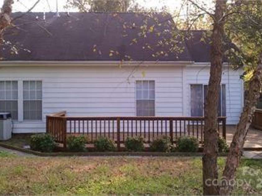 2032 David Earl Drive, Charlotte, NC 28213.  MLS# CAR4228790, YatesRealty ID 1603. 