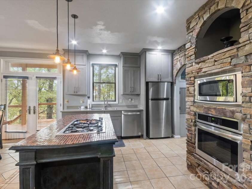 94 Davey Crockett Road, Fairview, NC 28730.  MLS# CAR4310188, YatesRealty ID 1603. Chef's Kitchen 