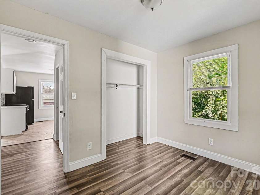 2604 Booker Avenue, Charlotte, NC 28216.  MLS# CAR4369382, YatesRealty ID 16031. 