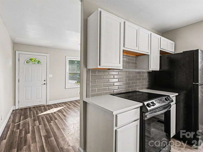 2604 Booker Avenue, Charlotte, NC 28216.  MLS# CAR4369382, YatesRealty ID 16031. 