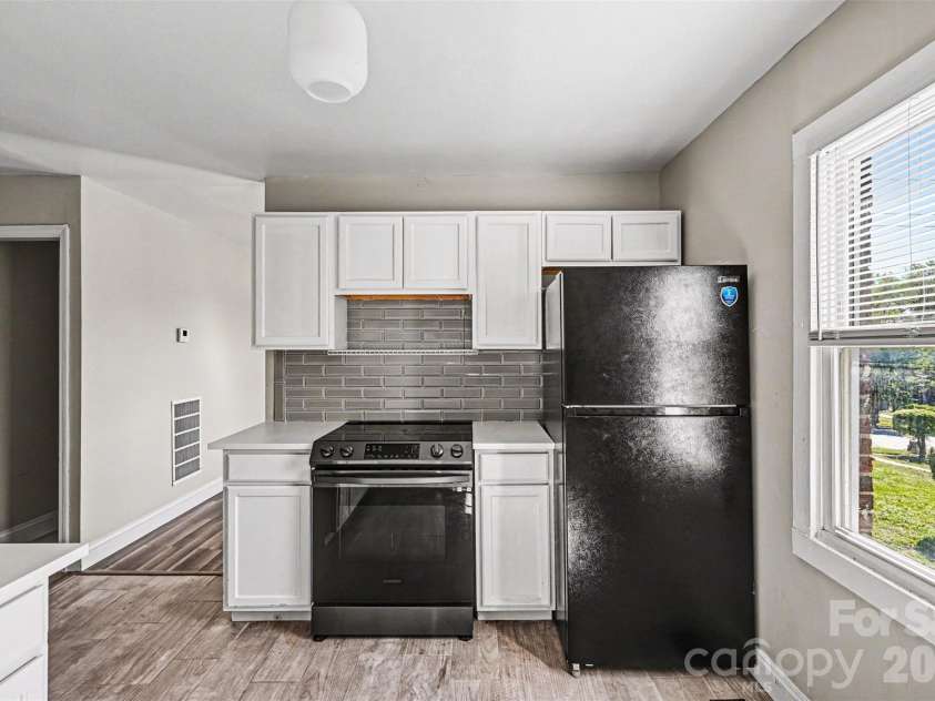 2604 Booker Avenue, Charlotte, NC 28216.  MLS# CAR4369382, YatesRealty ID 16031. 