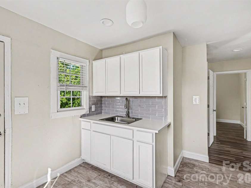 2604 Booker Avenue, Charlotte, NC 28216.  MLS# CAR4369382, YatesRealty ID 16031. 