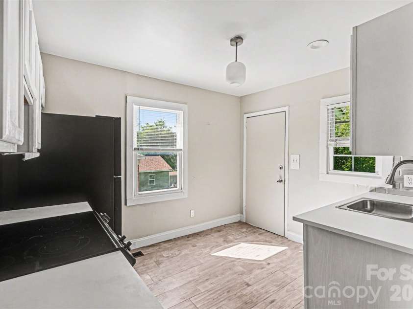 2604 Booker Avenue, Charlotte, NC 28216.  MLS# CAR4369382, YatesRealty ID 16031. 