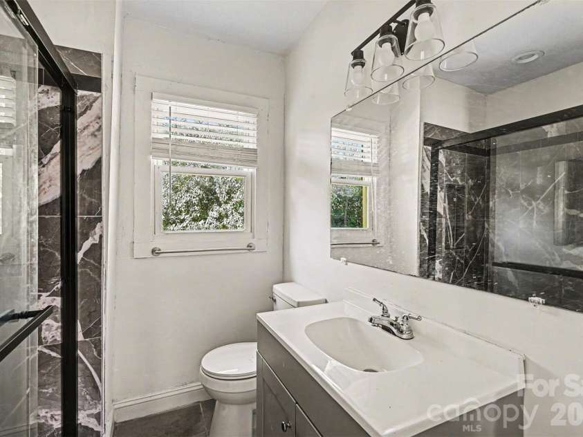 2604 Booker Avenue, Charlotte, NC 28216.  MLS# CAR4369382, YatesRealty ID 16031. 