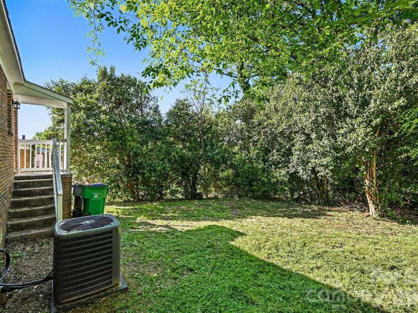 2604 Booker Avenue, Charlotte, NC 28216.  MLS# CAR4369382, YatesRealty ID 16031. 