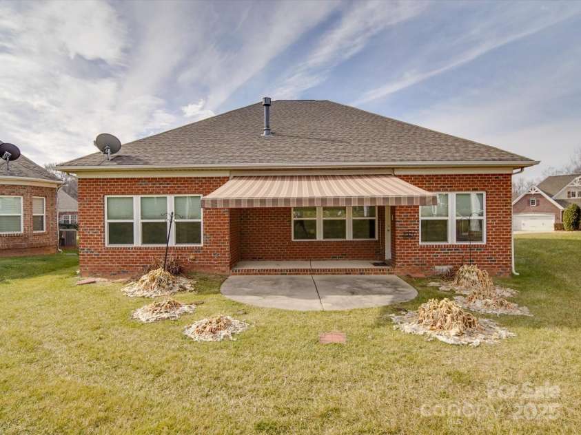 2836 Santiago Circle, Monroe, NC 28110.  MLS# CAR4216034, YatesRealty ID 16031. 