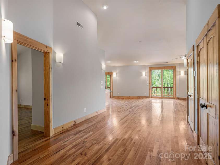 15 Sassy Lane, Asheville, NC 28805.  MLS# CAR4248835, YatesRealty ID 16032. Beautiful white oak hardwood floors throughout...