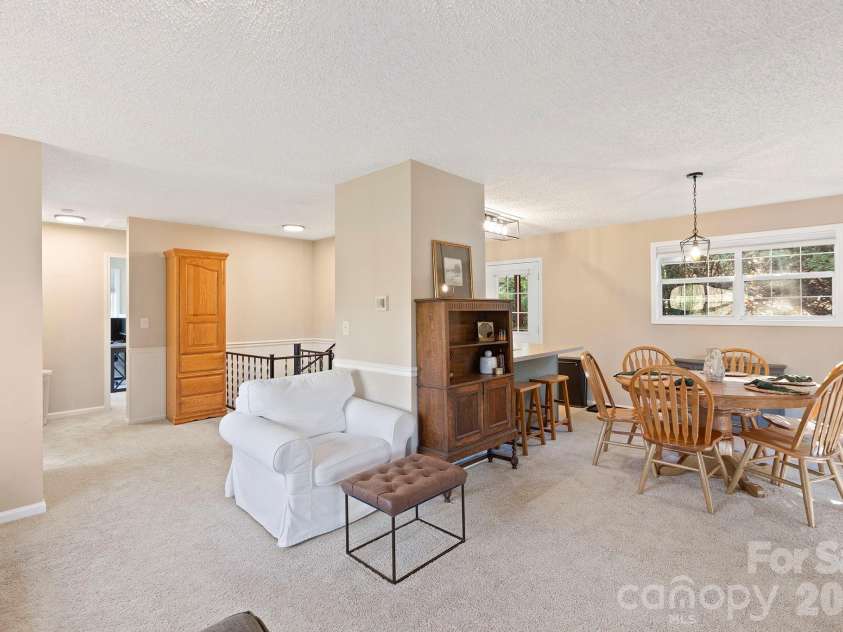 124 Flat Creek Drive, Lake Toxaway, NC 28747.  MLS# CAR4325770, YatesRealty ID 16033. 