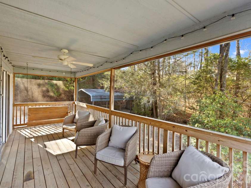 124 Flat Creek Drive, Lake Toxaway, NC 28747.  MLS# CAR4325770, YatesRealty ID 16033. 
