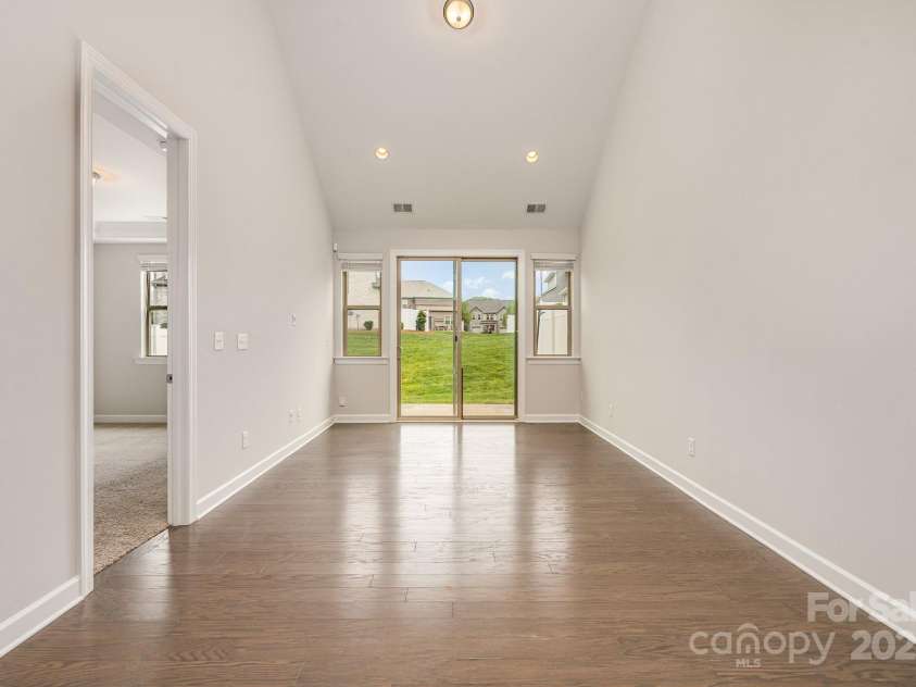 5684 Garrow Glen Road, Charlotte, NC 28278.  MLS# CAR4246603, YatesRealty ID 16035. 