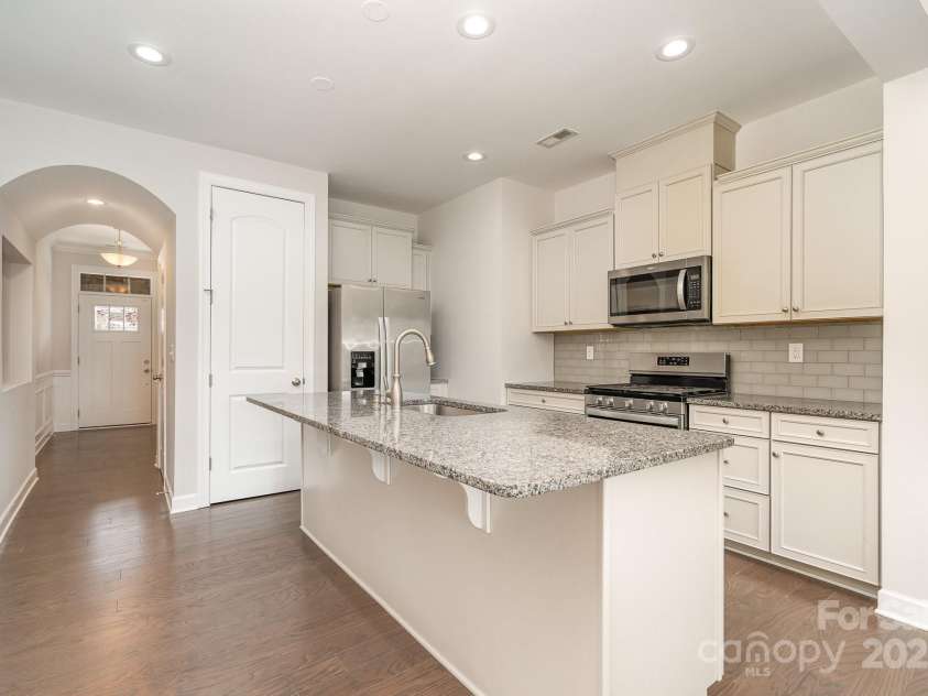 5684 Garrow Glen Road, Charlotte, NC 28278.  MLS# CAR4246603, YatesRealty ID 16035. 