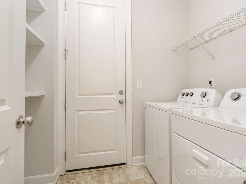 5684 Garrow Glen Road, Charlotte, NC 28278.  MLS# CAR4246603, YatesRealty ID 16035. 