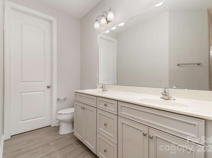 5684 Garrow Glen Road, Charlotte, NC 28278.  MLS# CAR4246603, YatesRealty ID 16035. 