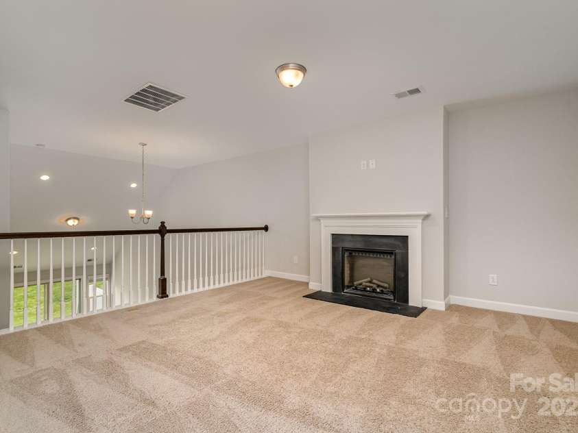 5684 Garrow Glen Road, Charlotte, NC 28278.  MLS# CAR4246603, YatesRealty ID 16035. 