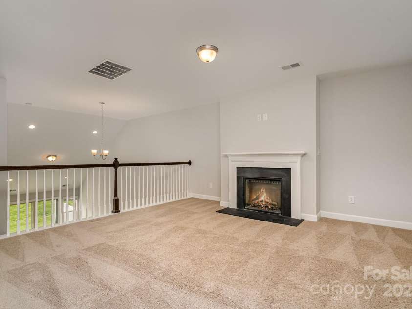 5684 Garrow Glen Road, Charlotte, NC 28278.  MLS# CAR4246603, YatesRealty ID 16035. 