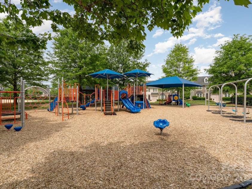 5684 Garrow Glen Road, Charlotte, NC 28278.  MLS# CAR4246603, YatesRealty ID 16035. 