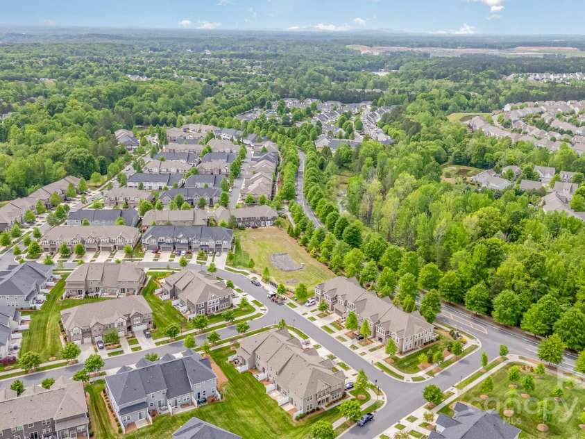 5684 Garrow Glen Road, Charlotte, NC 28278.  MLS# CAR4246603, YatesRealty ID 16035. 