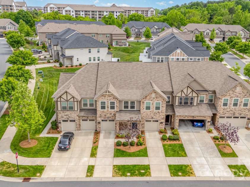 5684 Garrow Glen Road, Charlotte, NC 28278.  MLS# CAR4246603, YatesRealty ID 16035. 