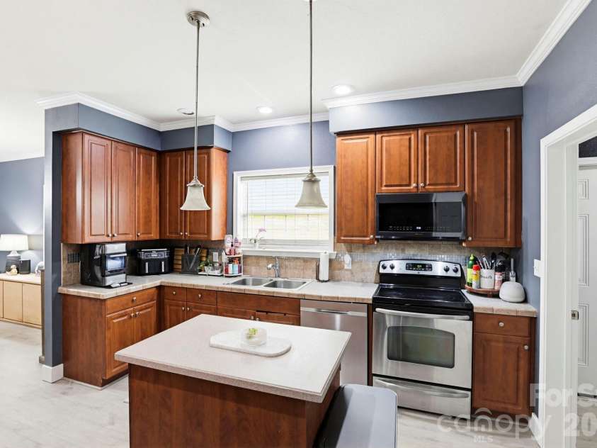 67 Nimitz Drive, Brevard, NC 28712.  MLS# CAR4360403, YatesRealty ID 16037. 