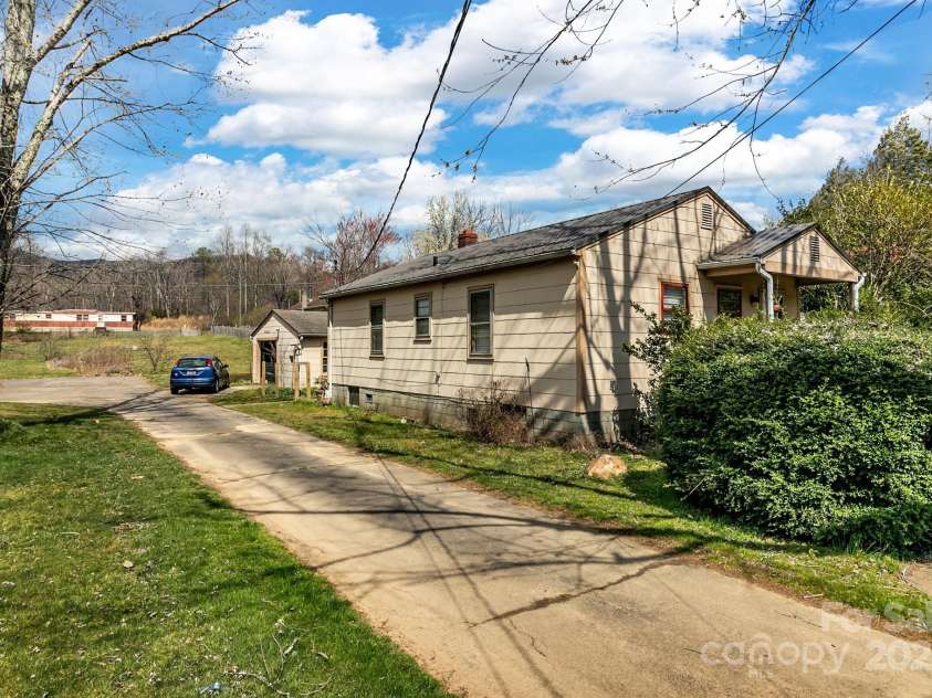 96 Old State Ten, 205-211 Old US Hwy 70 East Road, Black Mountain, NC 28711.  MLS# CAR4264752, YatesRealty ID 16037. 