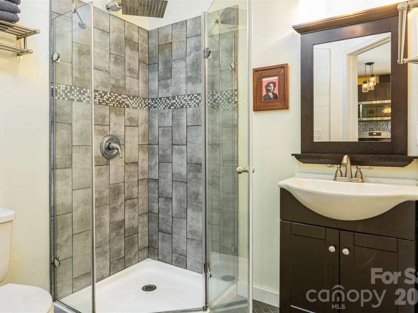 149 State Street, Asheville, NC 28806.  MLS# CAR4372886, YatesRealty ID 16038. Main Level Full Bath