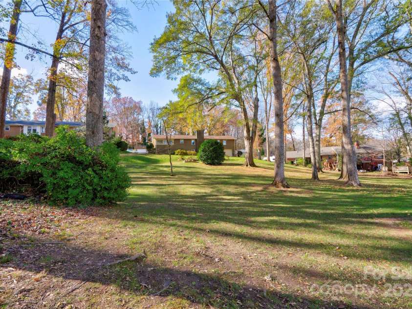 608 Hanover Drive, Shelby, NC 28150.  MLS# CAR4203173, YatesRealty ID 16038. Backyard