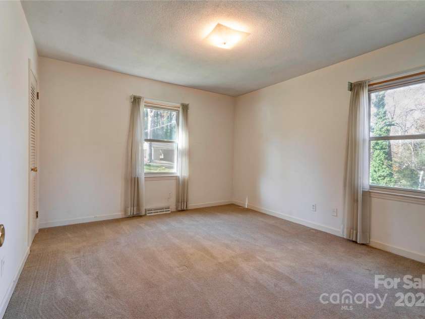 608 Hanover Drive, Shelby, NC 28150.  MLS# CAR4203173, YatesRealty ID 16038. Bedroom