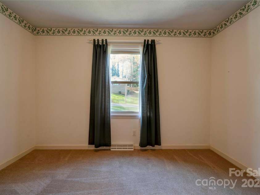 608 Hanover Drive, Shelby, NC 28150.  MLS# CAR4203173, YatesRealty ID 16038. Bedroom