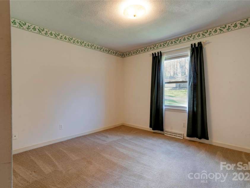 608 Hanover Drive, Shelby, NC 28150.  MLS# CAR4203173, YatesRealty ID 16038. Bedroom