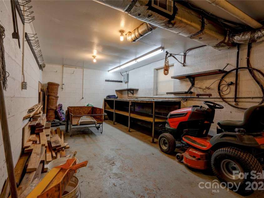 608 Hanover Drive, Shelby, NC 28150.  MLS# CAR4203173, YatesRealty ID 16038. Equipment Garage