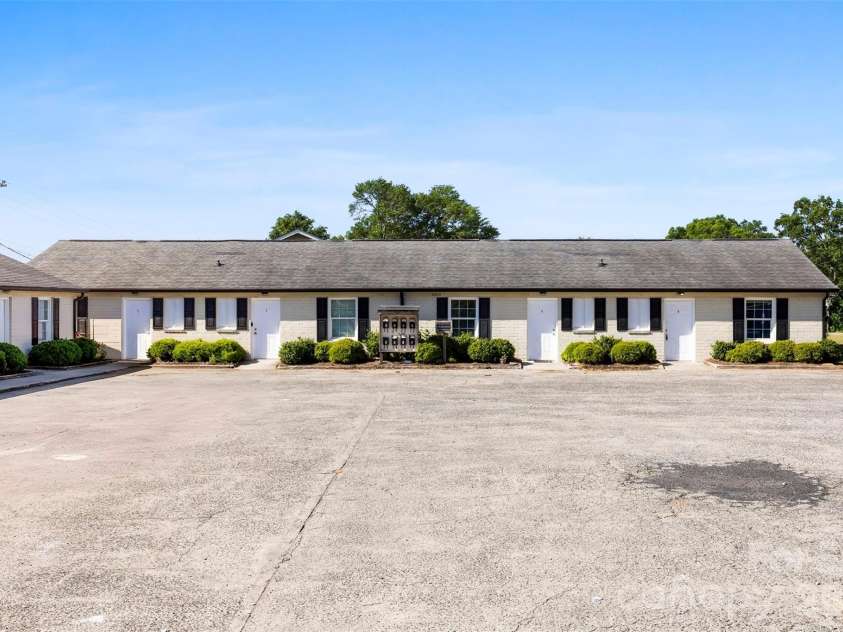 1655 Webb Street, Gastonia, NC 28052.  MLS# CAR4371466, YatesRealty ID 16039. 