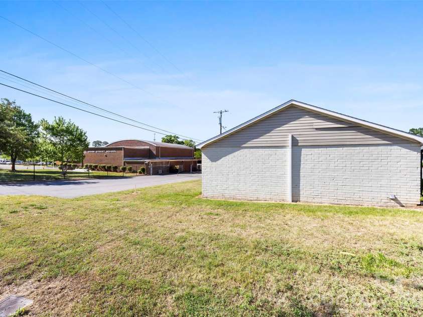 1655 Webb Street, Gastonia, NC 28052.  MLS# CAR4371466, YatesRealty ID 16039. 