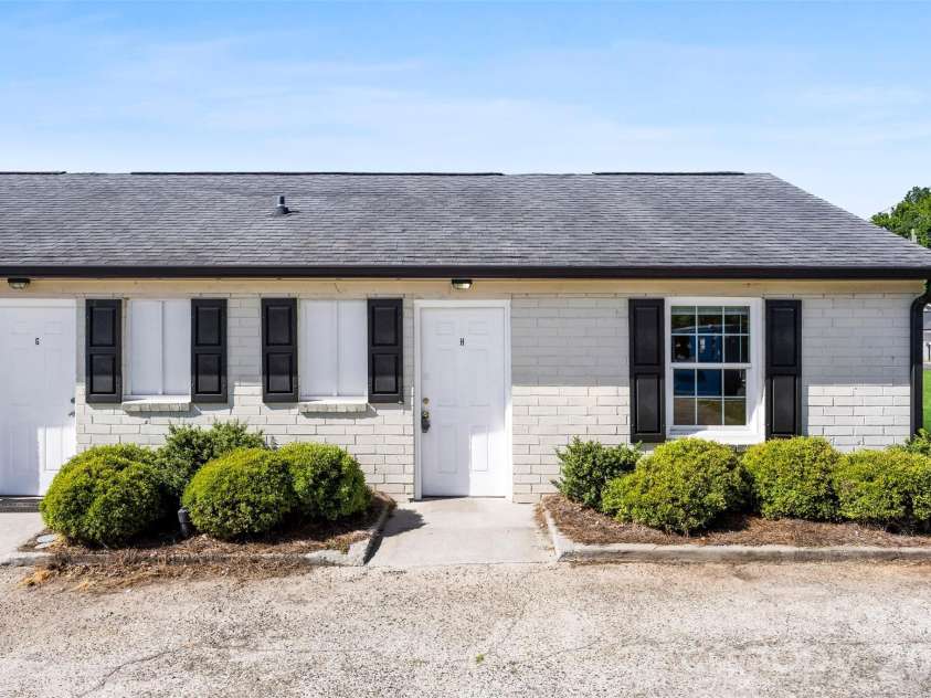 1655 Webb Street, Gastonia, NC 28052.  MLS# CAR4371466, YatesRealty ID 16039. 
