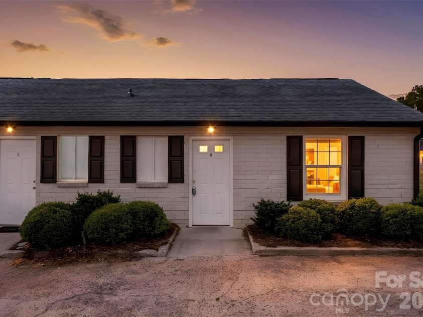 1655 Webb Street, Gastonia, NC 28052.  MLS# CAR4371466, YatesRealty ID 16039. 